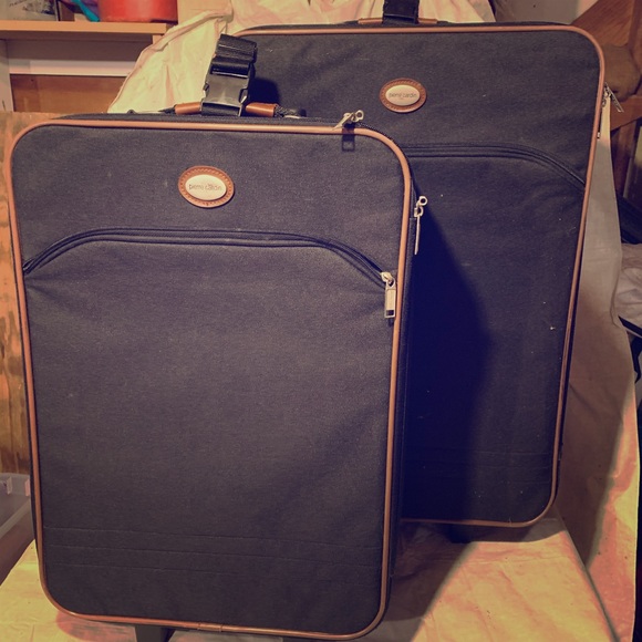 Pierre Cardin 2 piece luggage set - Picture 1 of 2
